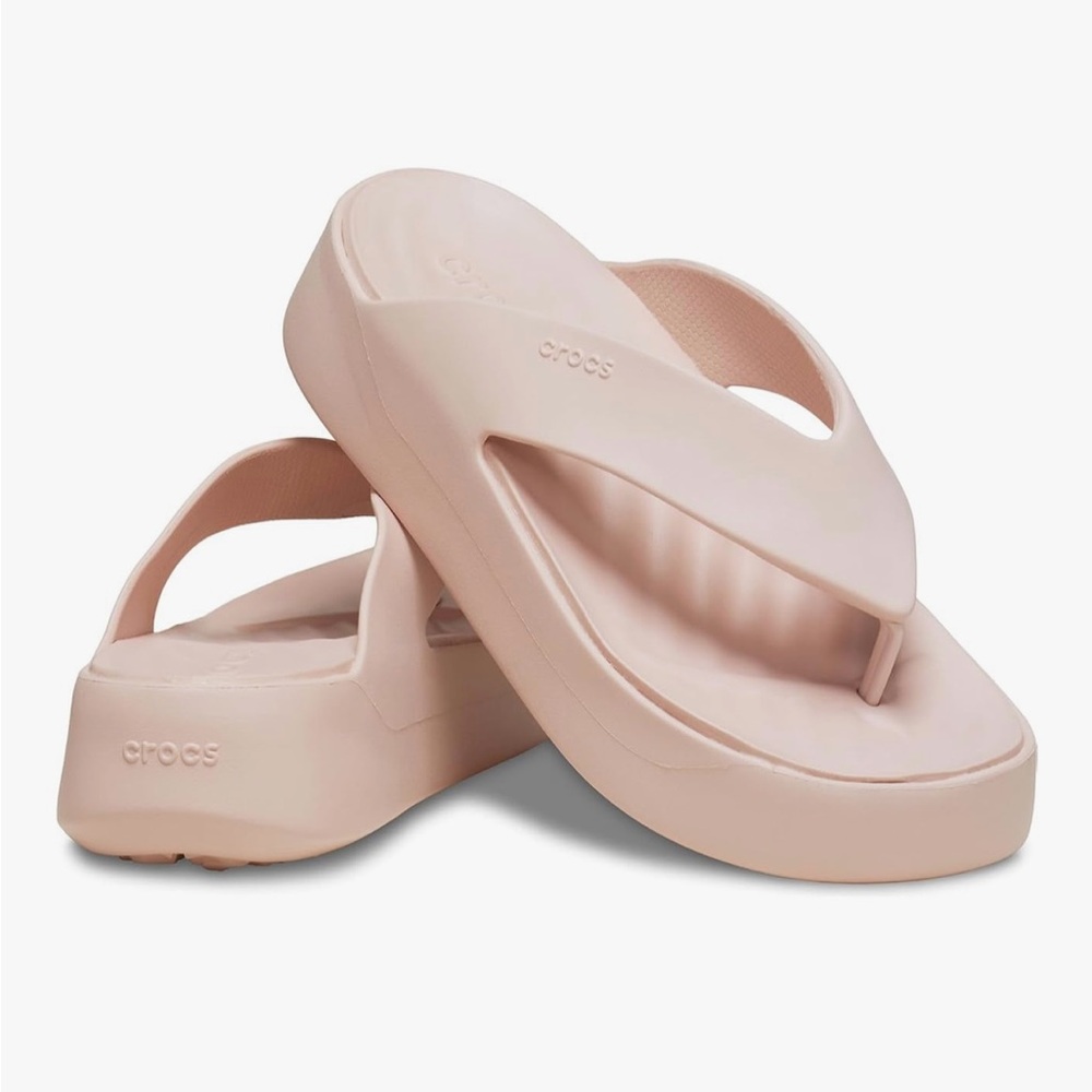Crocs platform flip flop sandal size 7 quartz pink